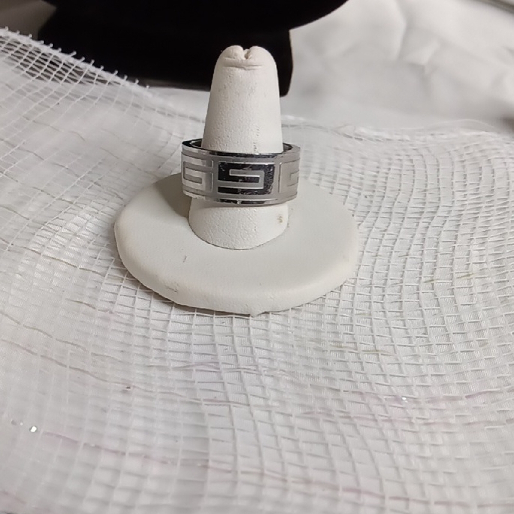 Silver Geometric Pattern Ring - image 4